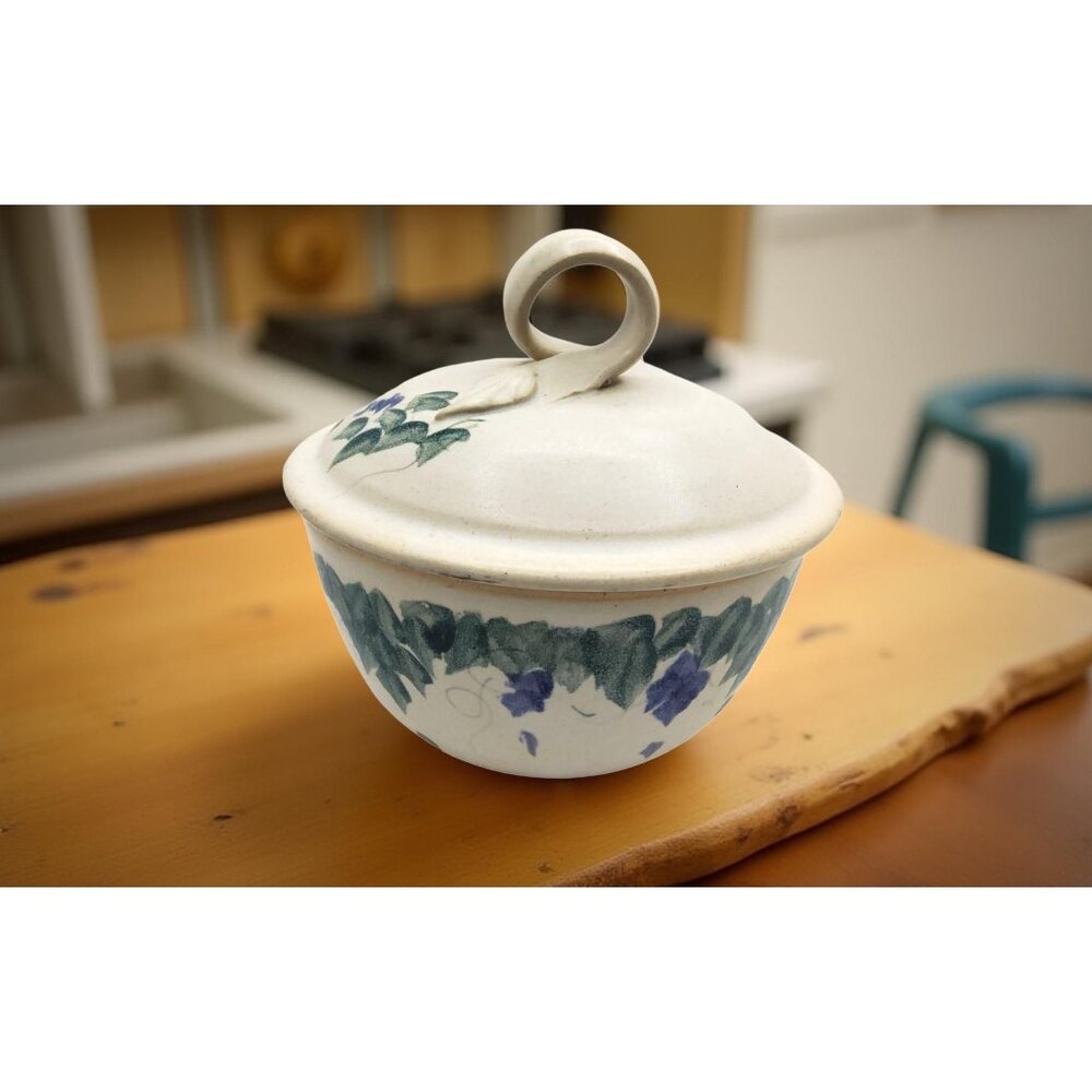 Vintage Paine Falls Pottery stoneware lidded baking dish with grape vines design - Picture 7 of 13